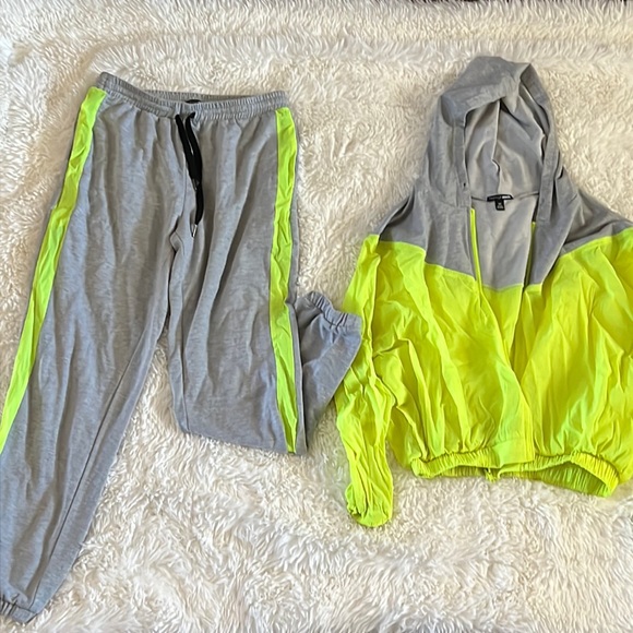 Two piece - Picture 1 of 1